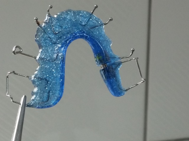 protezy zębowe elastyczne