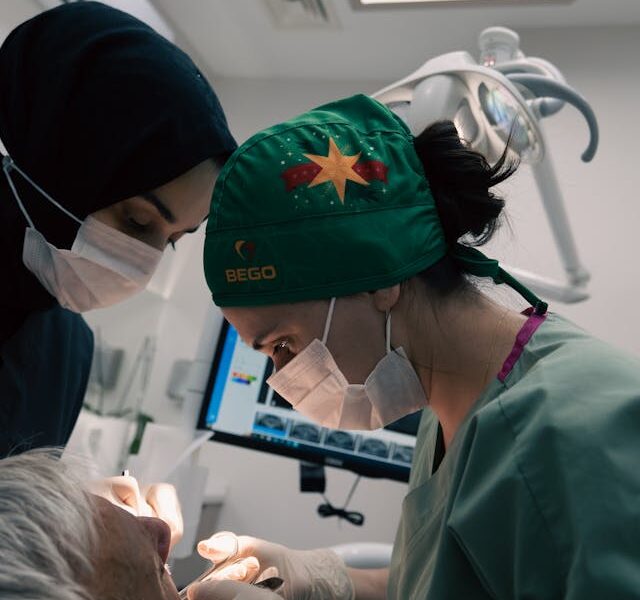 Czy chirurgiczne usuwanie zębów boli?