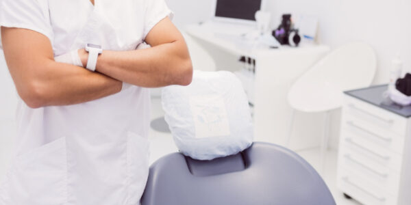 Czy implanty zębowe można wykonać od razu po ekstrakcji?