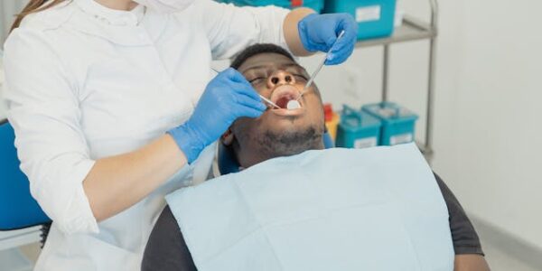 objawy ukrytej próchnicy zębów