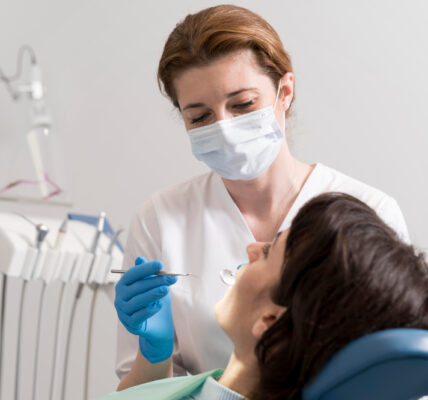 higiena przy aparatach ortodontycznych