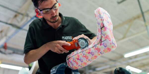 Orteza na opadającą stopę z włókna węglowego