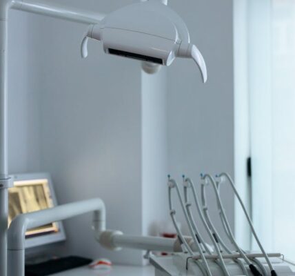 usuwanie kamienia nazębnego