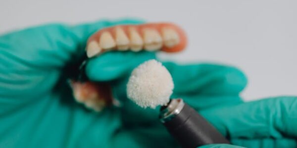 Protetyka stomatologiczna - jakie problemy rozwiązuje?