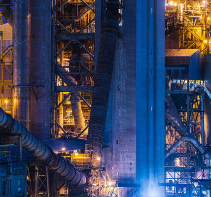 Normy i certyfikaty dla materiałów odpornych na zużycie do przemysłu