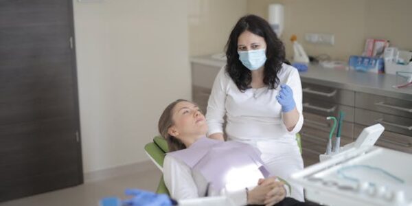 Czy można jeść normalnie po odbudowie zęba na włóknie szklanym?