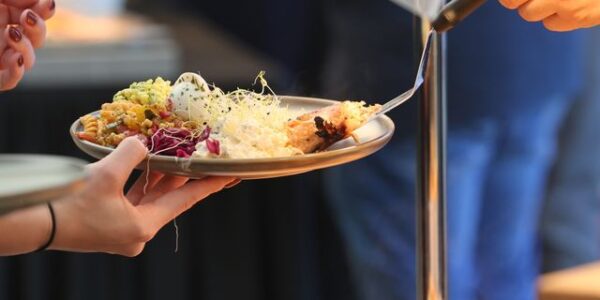 Jak działa szokówka gastronomiczna i kiedy warto jej używać?