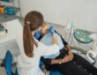 Czy implant zęba można wszczepić przy zaniku kości?